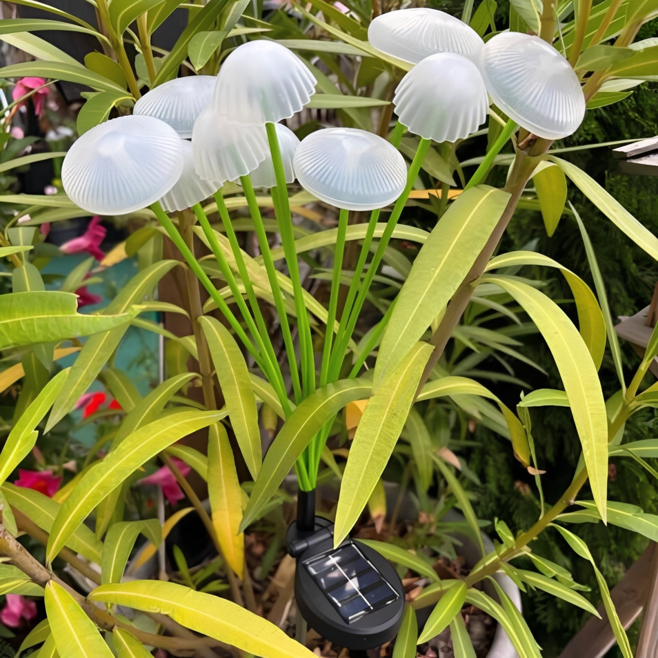 Solar Garden Light with Jellyfish Design and Color Changing LEDs