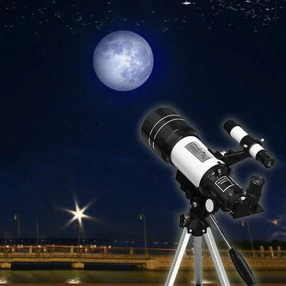 Astronomical Refractor Telescope with Multiple Eyepieces