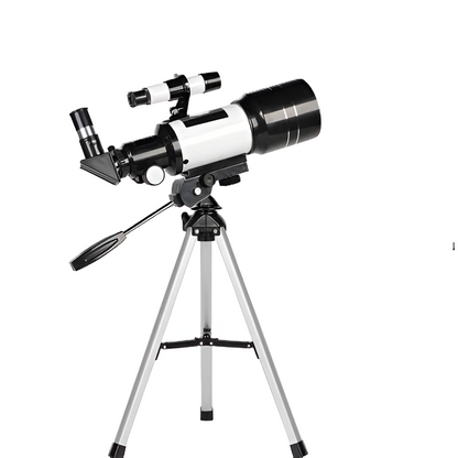 Astronomical Refractor Telescope with Multiple Eyepieces
