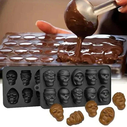 Skull Shaped Silicone Ice Cube Tray with 10 Cavities for Themed Drinks